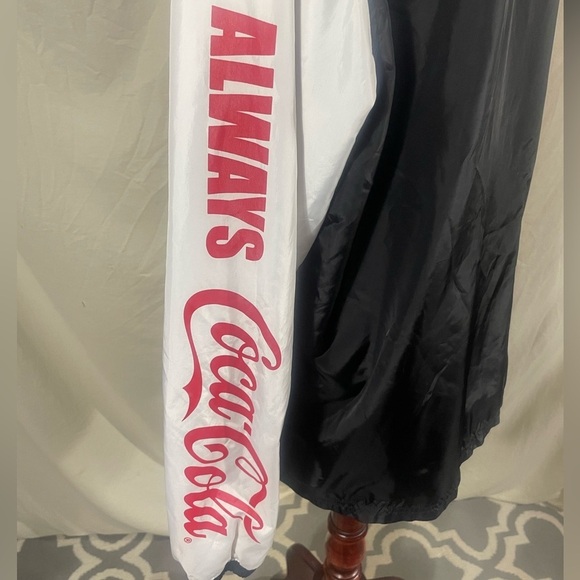Vintage Coca-Cola Hooded Windbreaker Size Large - Picture 5 of 8